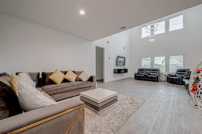 Photo - 6850 Amber Clf Ln