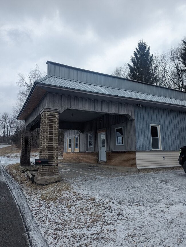 Photo - 2 bdrm 1 bath family home with water, sewer and garbage included.