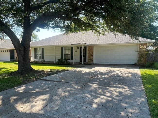 Photo - Must See! Welcoming Home In Greenacres Place!