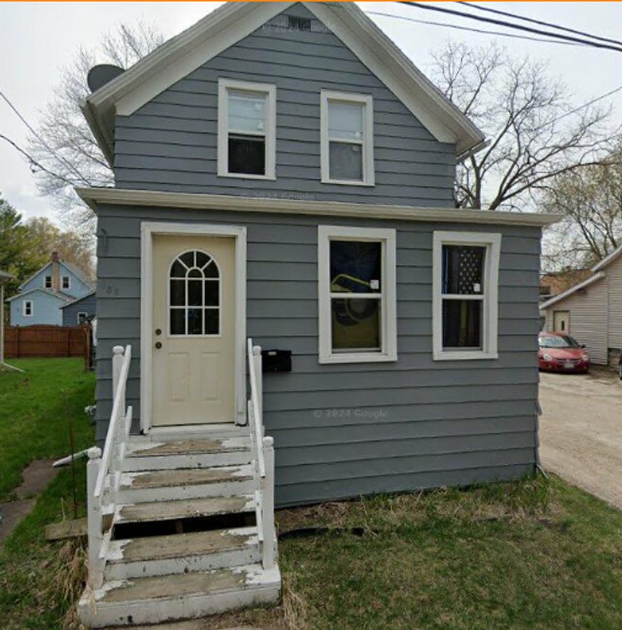 Photo - 138 Brush St