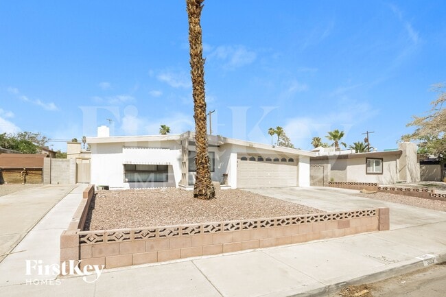 Photo - 333 S Mallard St