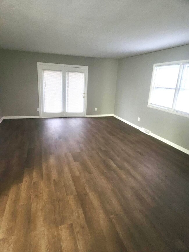 Photo - 425 Bryanwood Pkwy