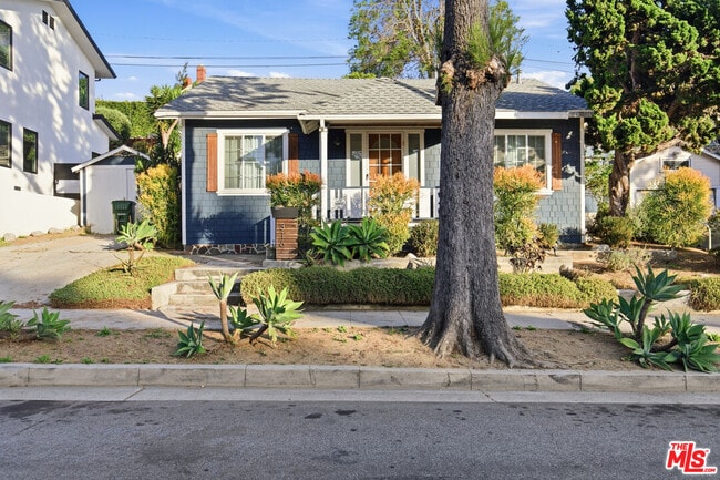 Building Photo - 316 E Ellis Ave