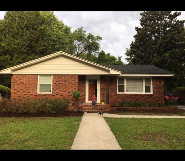 721 W Sherwood Dr