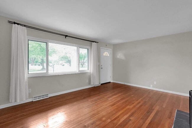 Photo - 5371 Poplarwood Rd