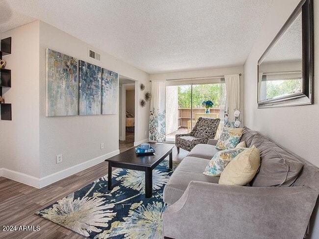 Photo - 1651 S Dobson Rd Unidad 21