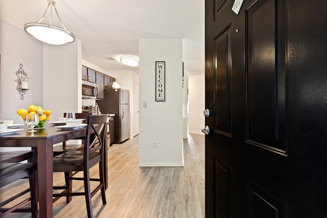 Photo - Hamilton at Turman Farms Apartments