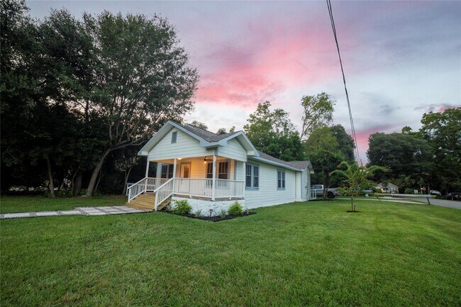 Photo - 420 N Live Oak St