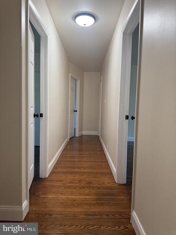 Photo - 520 Hedgerow Ln