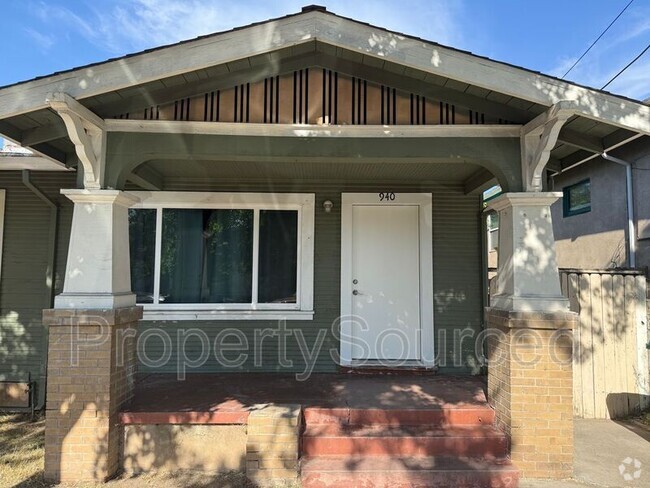 Building Photo - 940 N Sierra Nevada St Rental