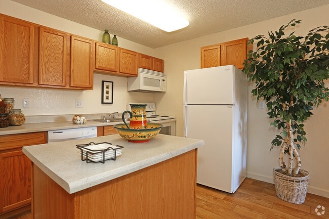 1 habitación, 1 baño - 600 pies cuadrados - Sands Apartments