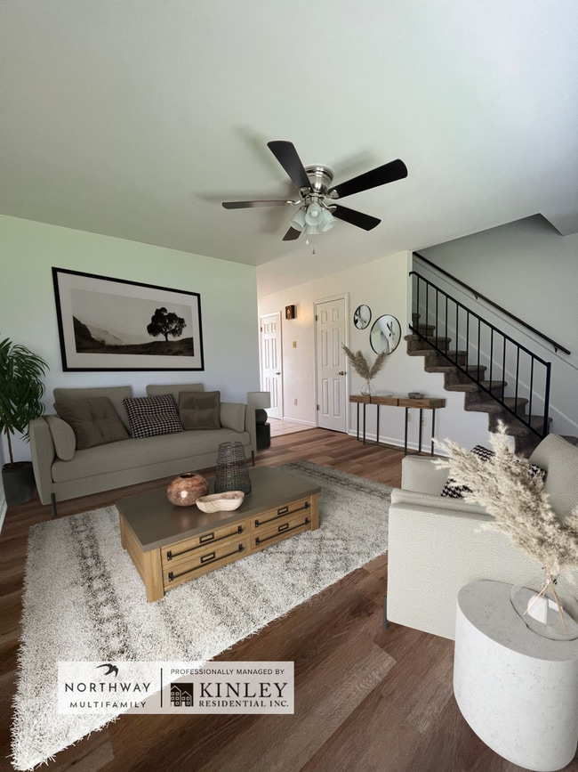 Photo - Country Club Apartments