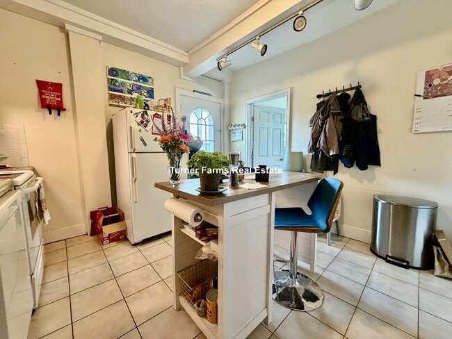 Photo - 38 Bond St Unit 2