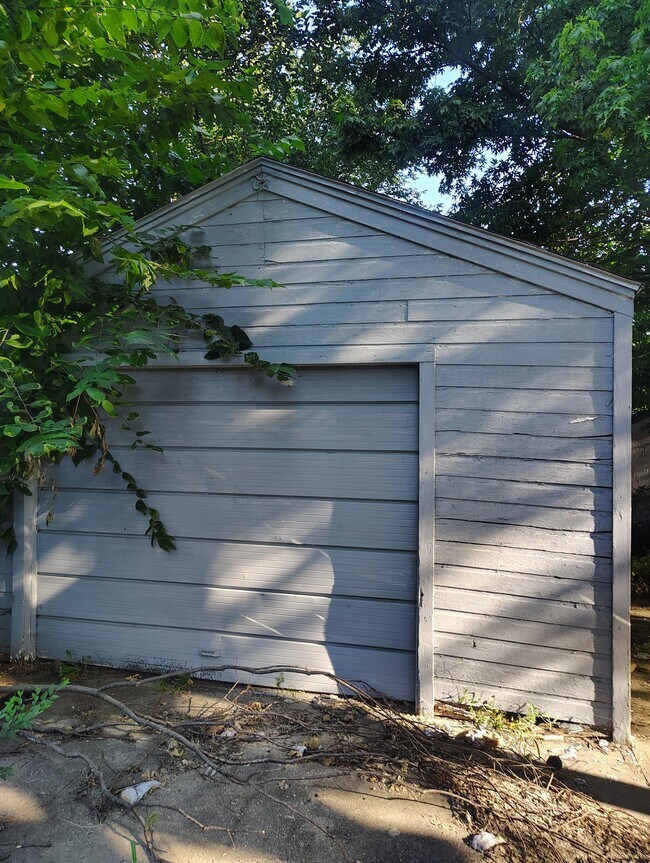 Photo - 2210 W Wiswall St