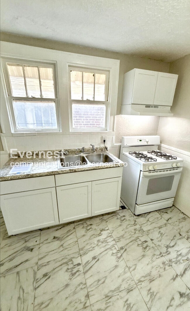 Photo - 3720 Darby St