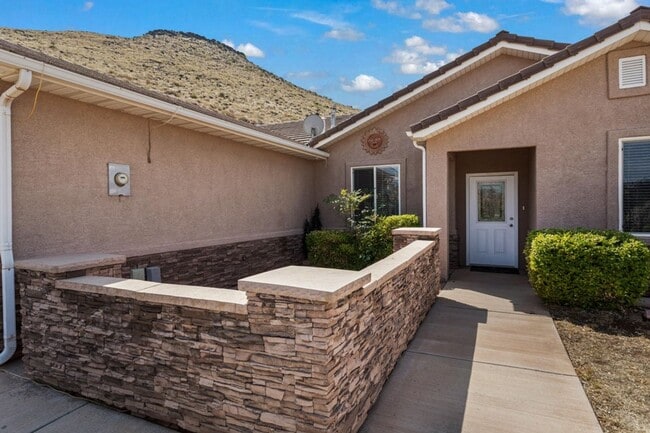 Photo - 3 Bedroom Home With Valley Views In St. George
