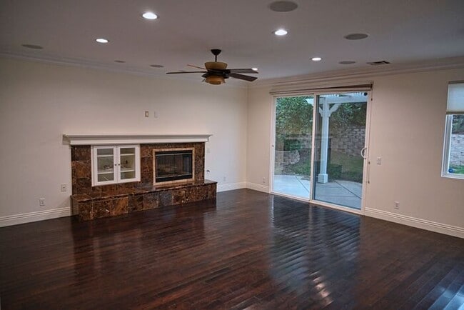 Photo - Gorgeous 5 bd 3 ba Corner Lot Home Newhall