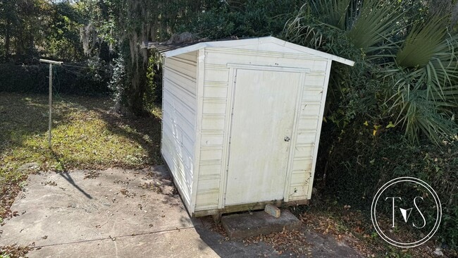 Photo - 1011 W 53rd St