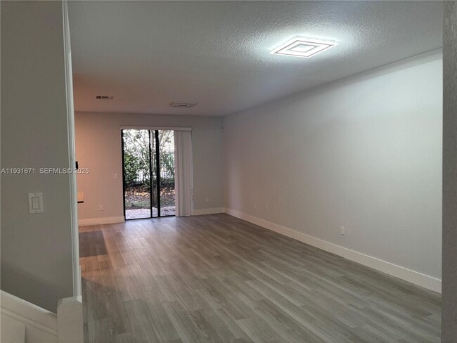 Photo - 4081 Allerdale Pl