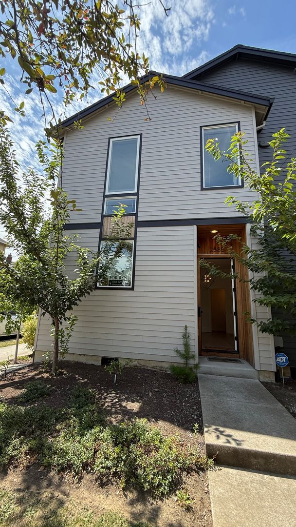 Building Photo - $900 move in bonus! Stunning & Spacious 2-... Rental
