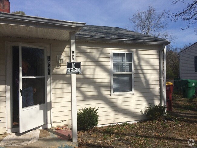 Building Photo - 2 bedroom house in Petersburg