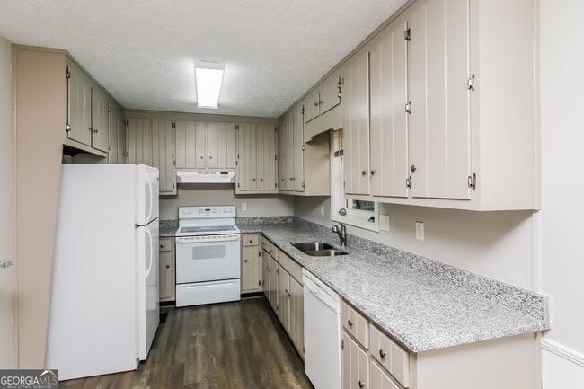 Photo - 185 Heritage Way