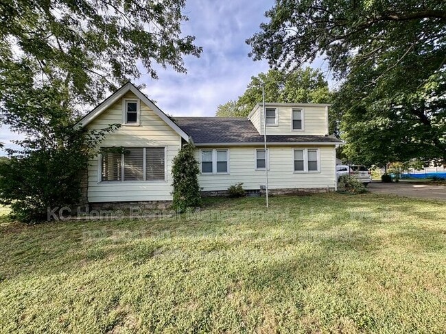 Photo - 7839 Robinson St