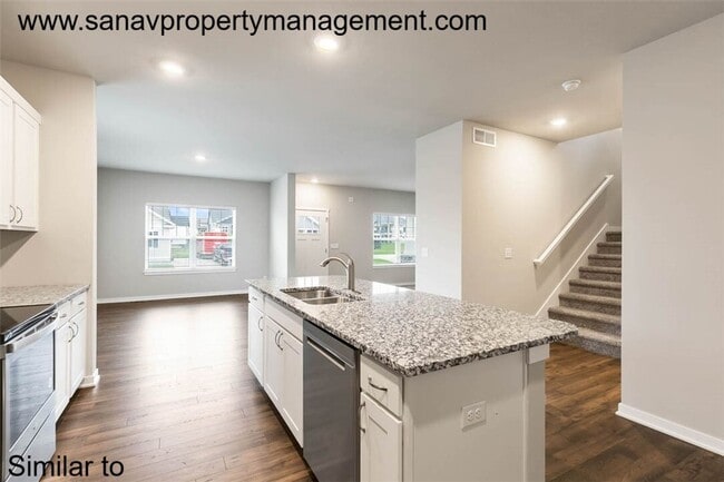 Photo - 2408 SW Plaza Pkwy