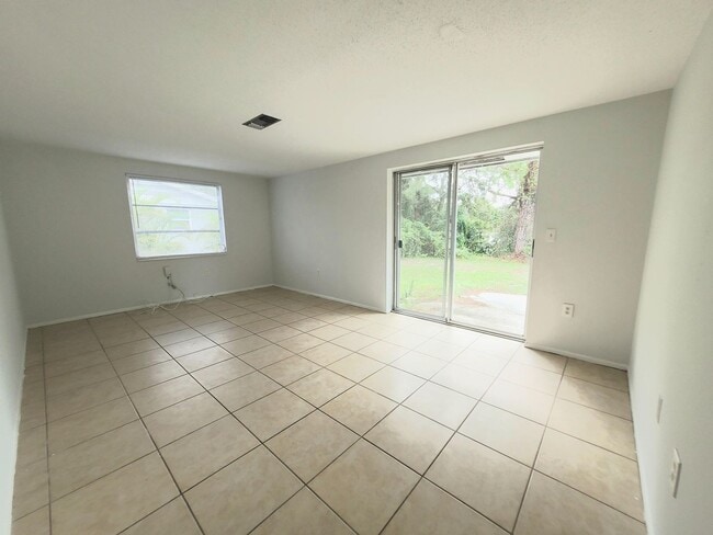 Photo - 6916 Brentford Rd Unit 6916 Brentford Rd