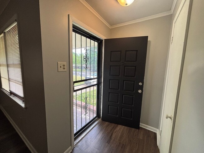 Photo - 2160 St Elmo Ave