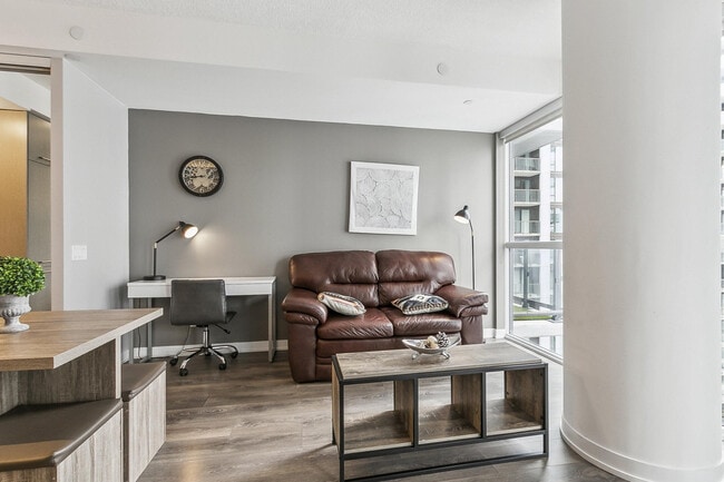 Building Photo - 93 Peter St Unit FL1-ID1030916P