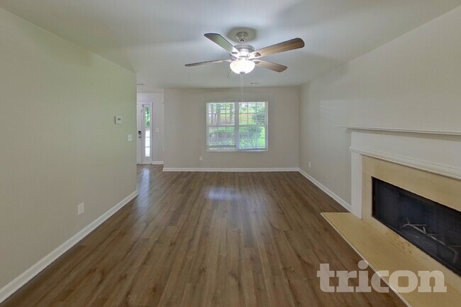 Photo - 210 Signet Ct