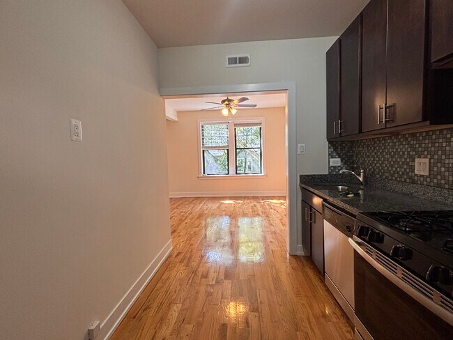 Photo - 3902 N Janssen Ave Unit DS2