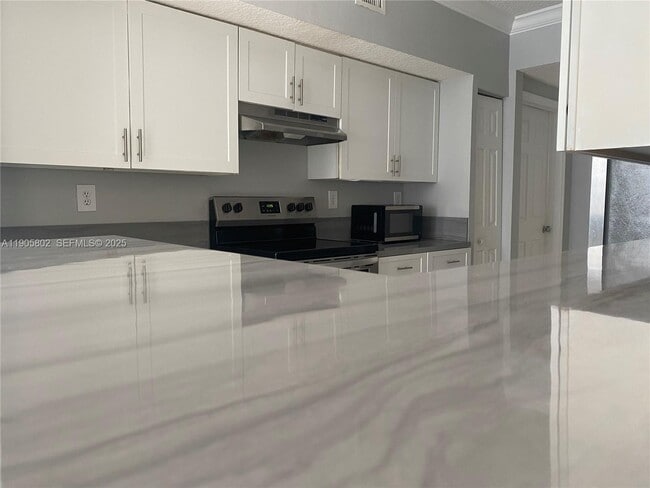 Building Photo - 11601 SW 2nd St Unit 21201