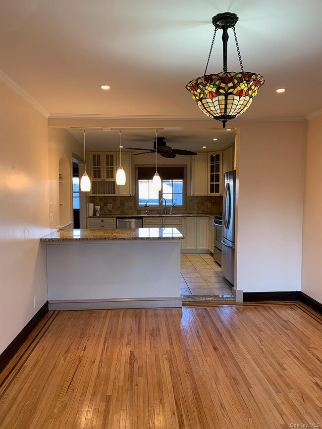 Photo - 281 Kilburn Rd S