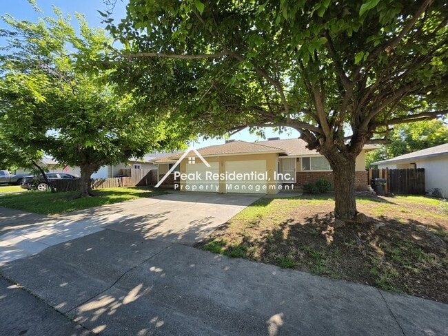 Photo - Updated 2bd/1ba Sacramento Duplex