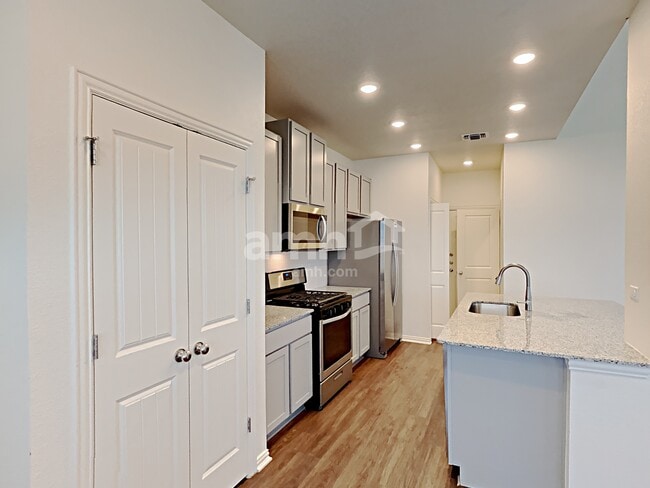 Photo - 2709 Wolfcreek