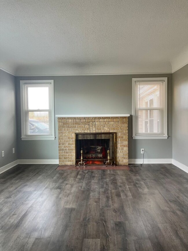 505 W 70th St