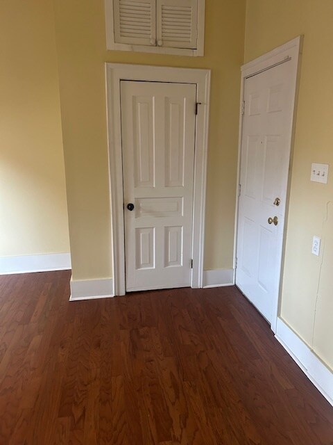 Photo - 417 Clark St