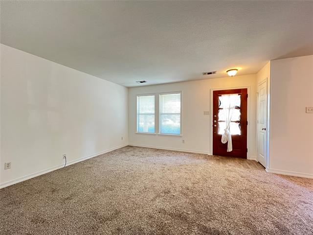 Photo - 403 W Oak St