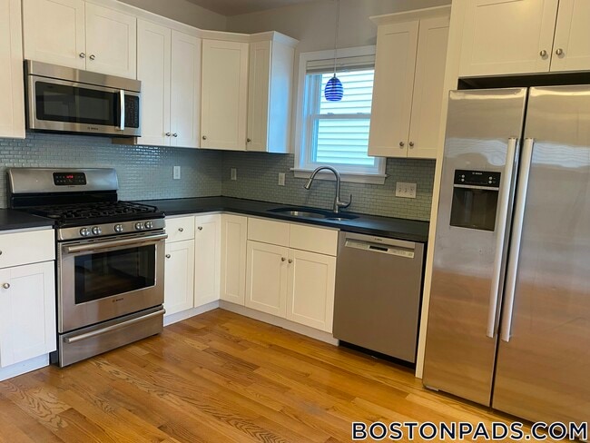 995 Dorchester Ave Unit 2