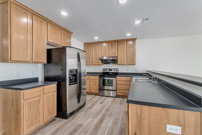 Kitchen - 2867 W 400 S