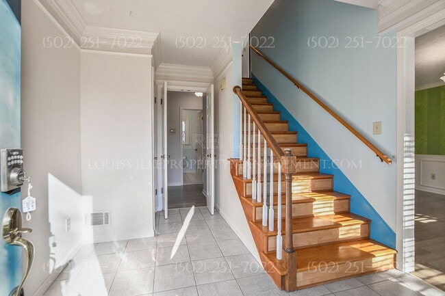 Photo - 3609 Locust Cir E