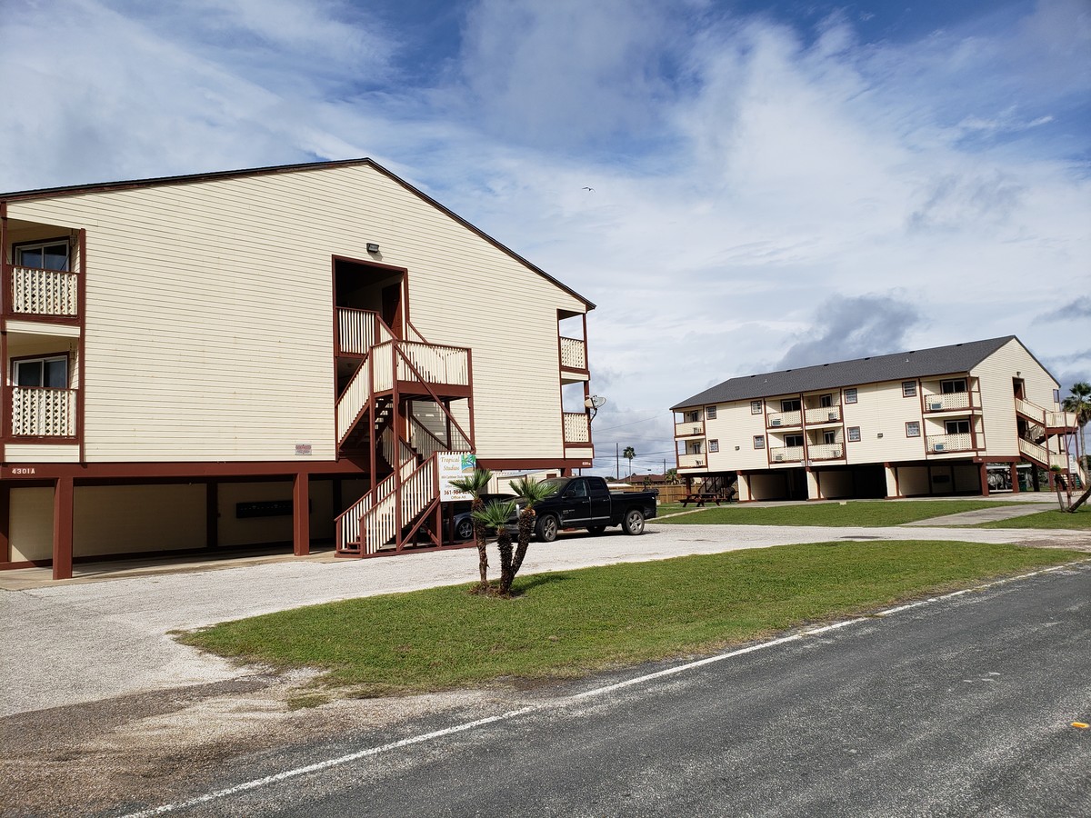 Tropical Studios aka Caribbean Apartments - 4301 Gulfbreeze Blvd Apartment Unit 32