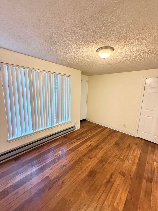4259 8th Ave NE Unidad 4