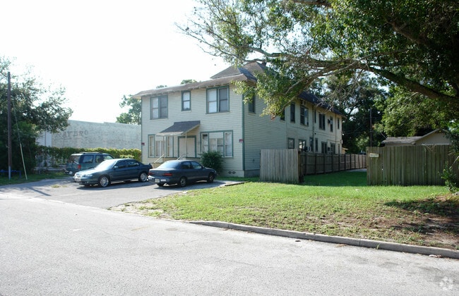 Building Photo - 2334 3rd Ave S