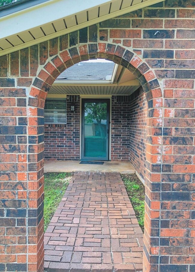 Photo - Great Location! Central Edmond!