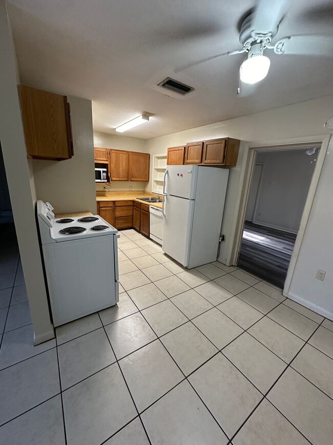 Photo - 4/2 house on Karen Lane - Available Now!