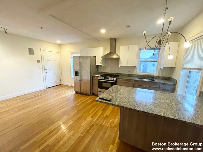 128 Hillside St Unit 2