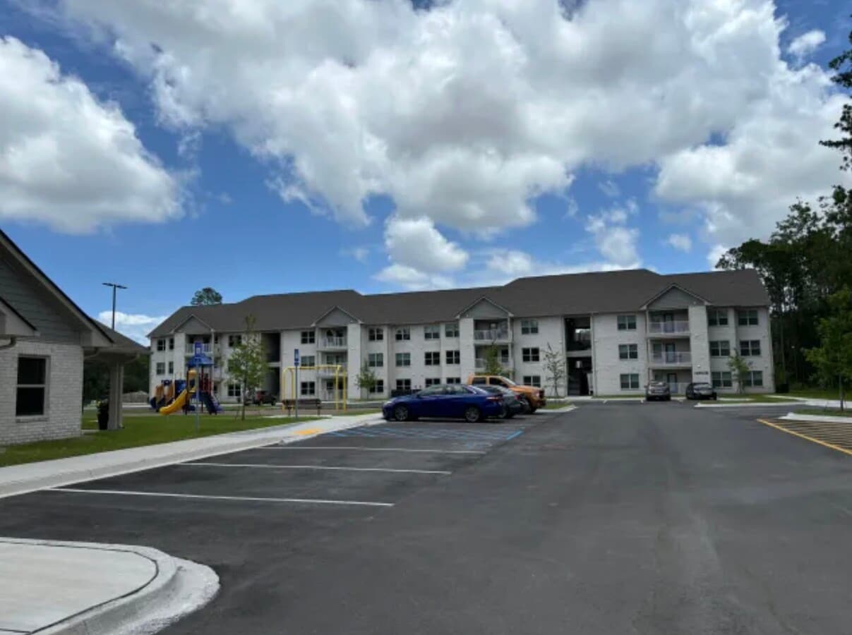 Photo - 800 Winding Rd